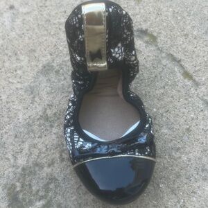 ButterflyTwists Women's Black/Gold Lace Patent Ballet Flats Size 39/ 8-8.5 NWT